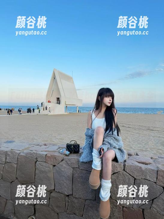 Feilin嗲囡囡 - M梦baby泳衣写真集全新更新，展现风格多变的水中仙子魅力！.txt
