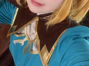 一起来欣赏最新由Hachi小芭分享的Asuna写真艺术！.txt