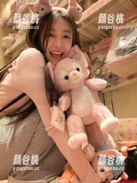 HuaYang花漾 - 在线查看凯竹·廿十网袜写真，原图展现独特风格与艺术感.txt