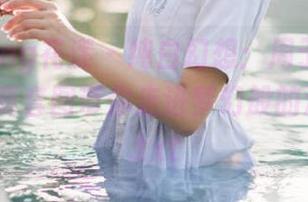 HuaYang花漾 – 纯白幻想：周于希Sandy的写真套图带你走进梦幻般的洁净世界.txt