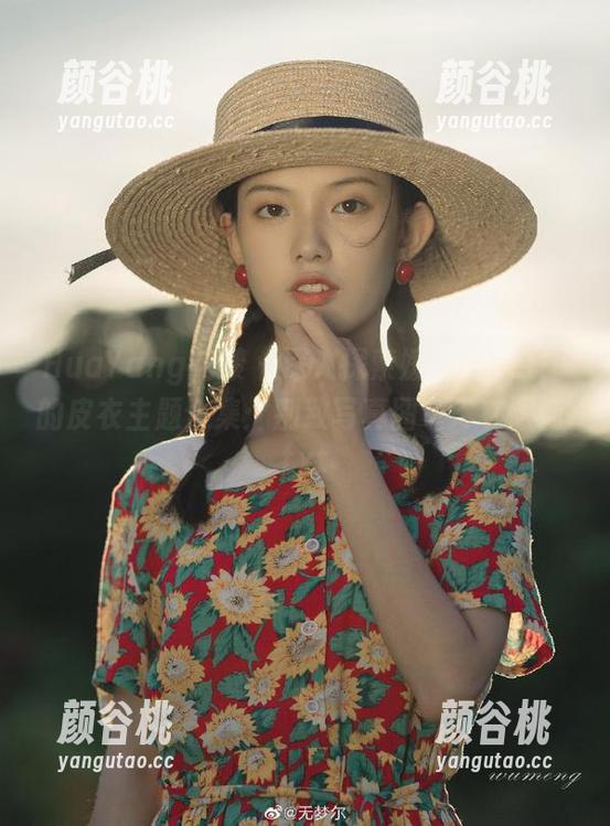 HuaYang花漾 - 深入探索媛媛酱belle的皮衣主题合集：别致写真图包尽在眼前.txt