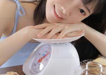 HuaYang花漾 – 收集张思允Nice的吊带风格：高质量作品集资源，让你大开眼界.txt