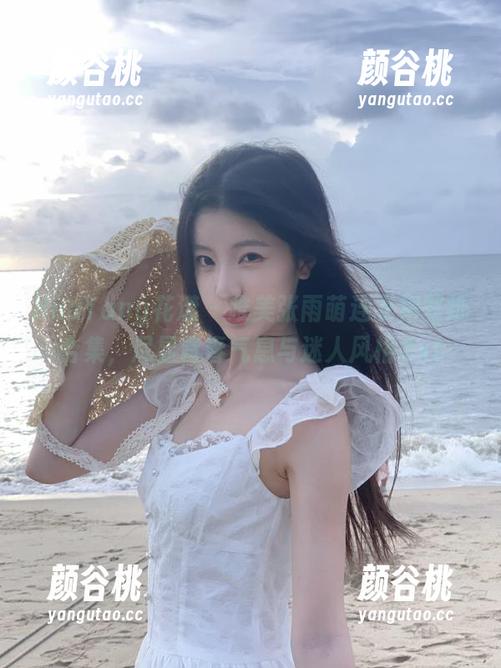 HuaYang花漾 - 唯美张雨萌连衣裙壁纸合集，尽显青春气息与迷人风格.txt