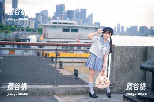 HuaYang花漾 - 纯净又高清：易阳Silvia写真作品展现的清纯之美令人陶醉.txt