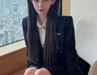 HuaYan花の颜 – 佘贝拉bella校园写真集更新，再次挑战我的极限审美与颜值认知！.txt