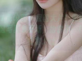 HuaYan花の颜 – 惊艳大片！兜豆靓Youlina圣诞写真集更新，给你不一样的视觉盛宴.txt