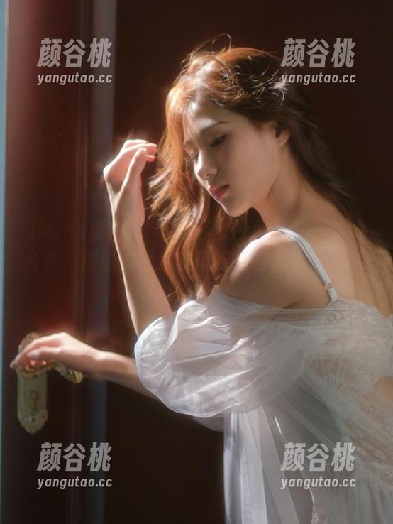 IMiss爱蜜社 - 小狐狸Sica的可爱私拍合集，展现她百变的风格与甜美的气息！.txt