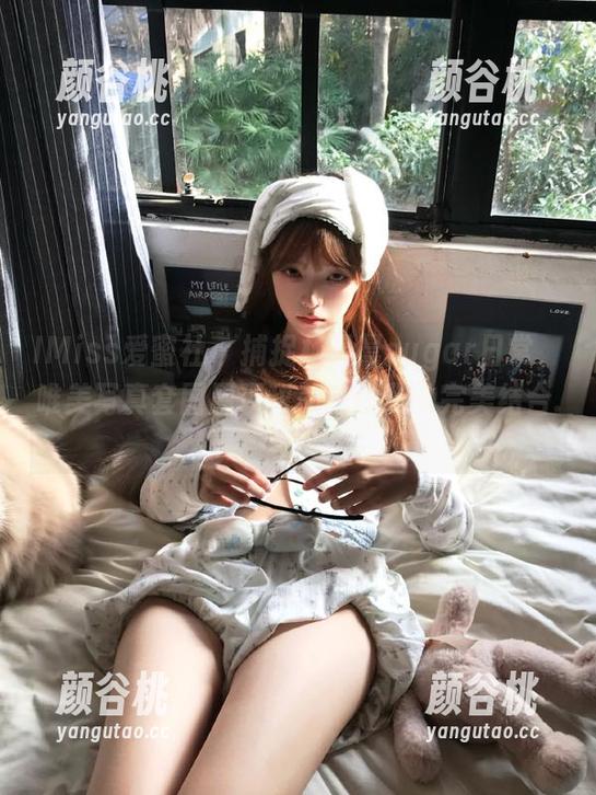 IMiss爱蜜社 - 捕捉杨晨晨sugar日常，唯美写真套图展现甜美与优雅的完美结合.txt