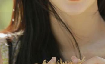 IMiss爱蜜社 – 分享程小烦不烦女神的时尚写真图片，发现她不同风格的迷人姿态！.txt