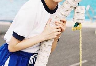 LD零度摄影 – 吉吉制服写真曝光，观看原图感受每一个细节.txt