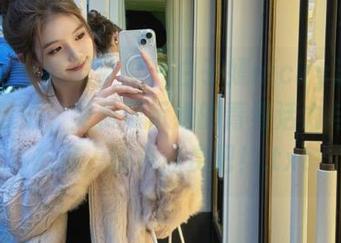 MFStar模范学院 – 白子嫣nicky泳装美图大放送，免费展示她的青春活力与时尚态度，快来欣赏吧！.txt