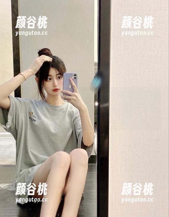 MICAT猫萌榜 - 雪瑞Lisa独特视角下的高清棉袜作品集，发现日常穿搭的新灵感.txt