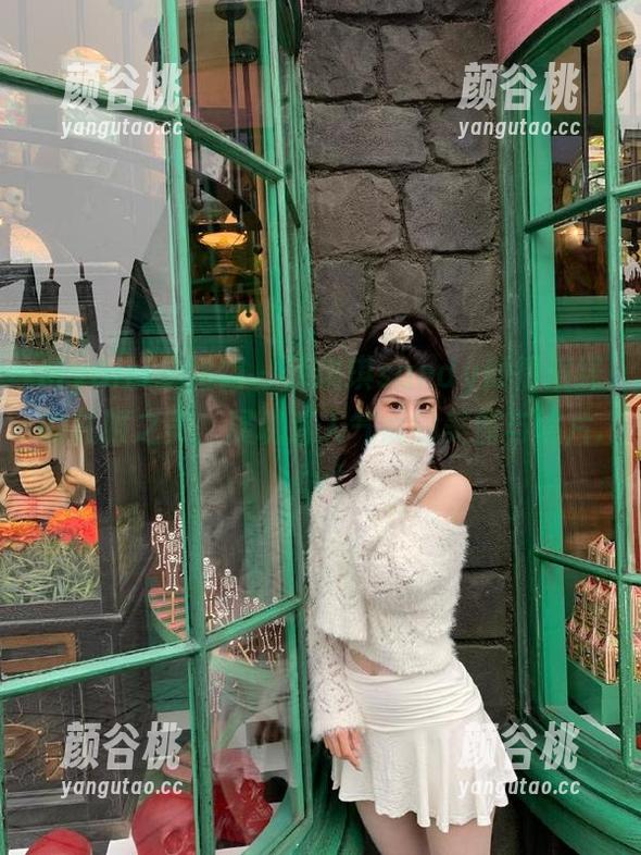 MyGirl美媛馆 - 薛琪琪sandy倾情演绎的礼服之美，展现迷人气质的美图与照片.txt