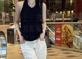 SHENSHI绅士 – 在沫沫“纯白”图库中，作品的灵魂究竟藏在哪里？看完让你沉醉其中。.txt