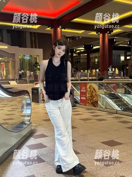 SHENSHI绅士 - 在沫沫“纯白”图库中，作品的灵魂究竟藏在哪里？看完让你沉醉其中。.txt