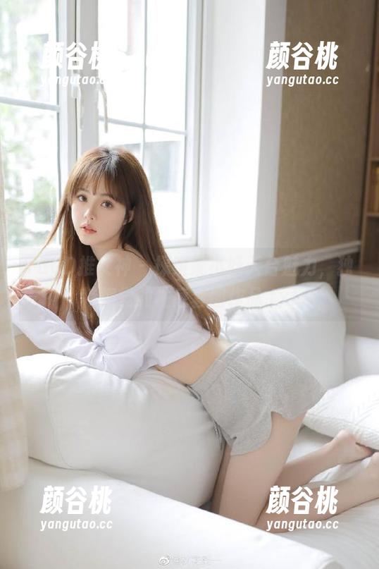 TGOD推女神 - 探索妮小妖天台魅力，独特视觉的性感套图作品.txt