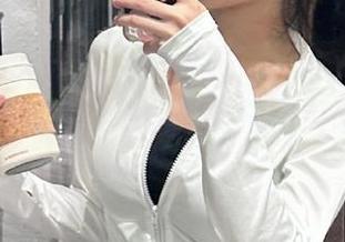 TGOD推女神 – 免费图册，琪琪qlql的职业装完美展示，助你职场搭配灵感源源不断！.txt