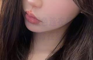 Tina很妖孽呀的绿色连衣裙在线闪耀，真相是我也是拼命在努力追梦.txt