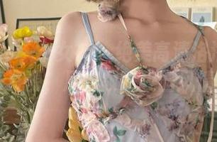 TouTiao头条女神 – 绝美高清洛洛可校服写真资源，尽情领略校园风情.txt