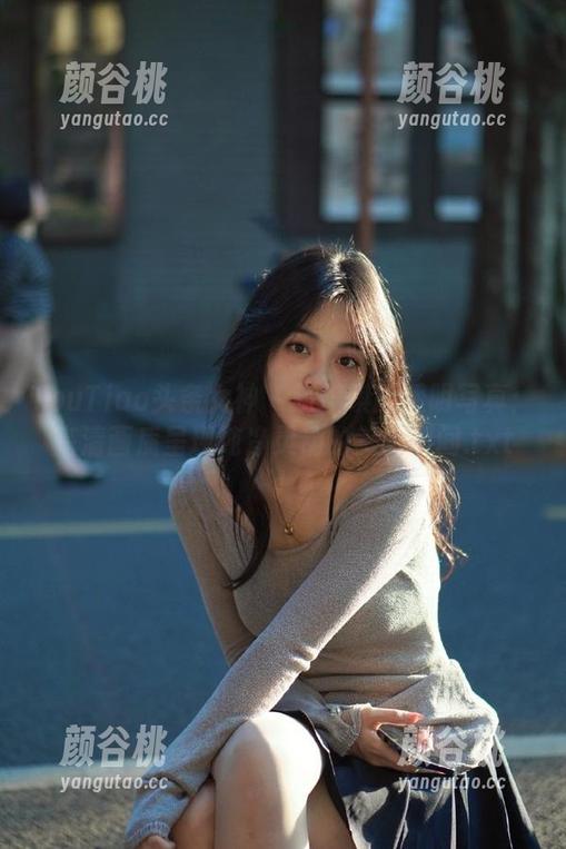 TouTiao头条女神 - 萌琪琪的透明写真：高清画质呈现纯净灵动的美丽瞬间.txt