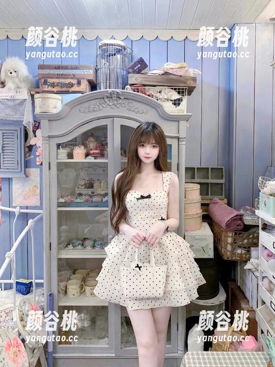 UGirls尤果网 - 在丁筱南的定制黑丝写真中，感受那份独特的艺术气息，带给你无与伦比的视听享受！.txt