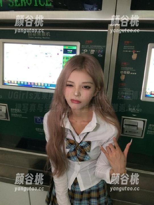 UGirls尤果网 - 打造独特风格，景思晴短裙写真与壁纸让你爱上每一次邂逅.txt