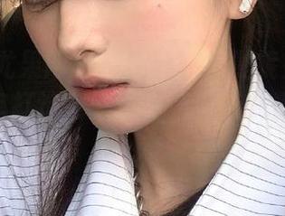 UGirls尤果网 – 最新分享！曼妮儿教你如何在浴室打造完美写真，简直太惊艳了！.txt