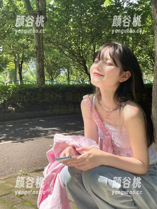 UGirls尤果网 - 精选图库：李唯一与奶牛之间的梦幻时光.txt