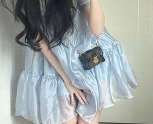 UGirls尤果网 – 秘书绮里嘉最新私拍写真，令你心驰神往的视觉盛宴.txt