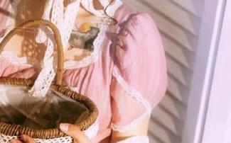 UGirls尤果网 – 在线浏览芊小童教室的写真作品，动人图片传递着她的青春气息.txt