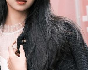 UGirls尤果网 – 谭晓彤白裙写真集：一场视觉盛宴，等你来下载体验！.txt
