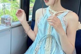 UGirls尤果网 – 不花钱也能欣赏，金佳佳的纯白美图免费奉上！.txt