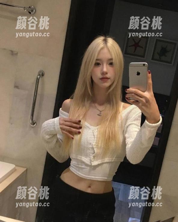 UXING优星馆 - Yo酱倾情打造的棉袜写真图包，完美演绎青春活力的气息！.txt