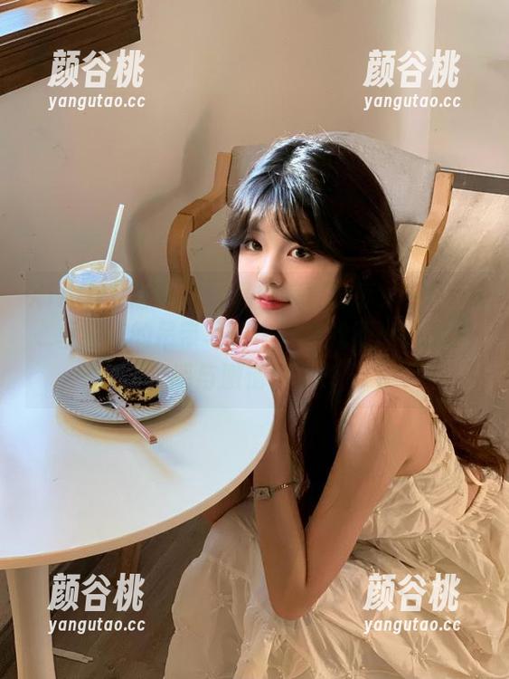 XIAOYU语画界 - 最新惊喜分享：在Cris_卓娅祺的吊带写真中，寻找不一样的灵感与激情！.txt