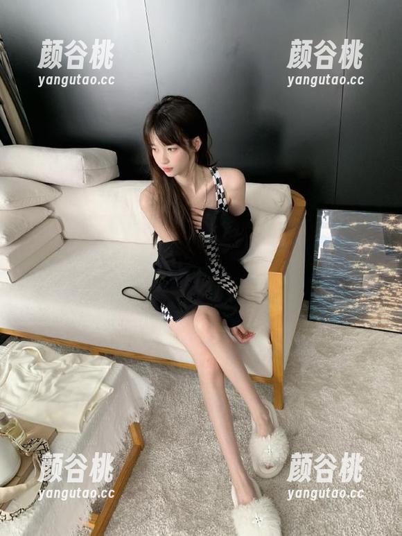 XIAOYU语画界 - 杨晨晨sugar浴室女神全套写真，令人陶醉的图片展示魅力无限！.txt
