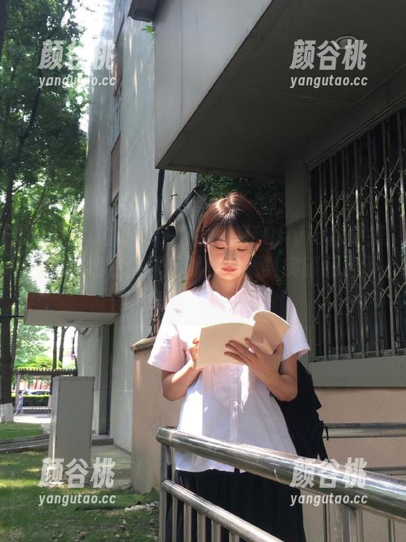 XIAOYU语画界 - 别被楚恬Olivia的体操服写真迷住，背后那些美图其实暗藏了不少笑点！.txt