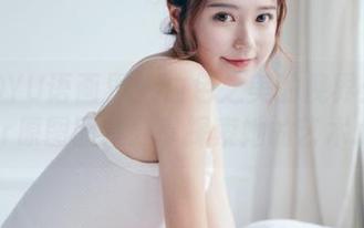 XIAOYU语画界 – 白色之美的视界：玥儿玥er原图图集分享探索她的艺术.txt