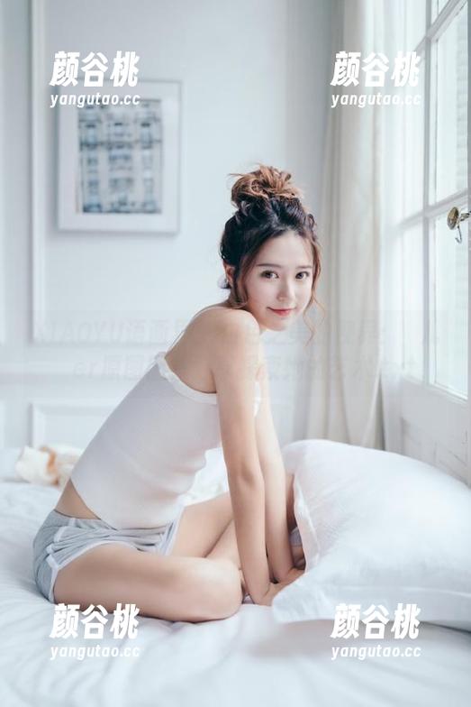 XIAOYU语画界 - 白色之美的视界：玥儿玥er原图图集分享探索她的艺术.txt