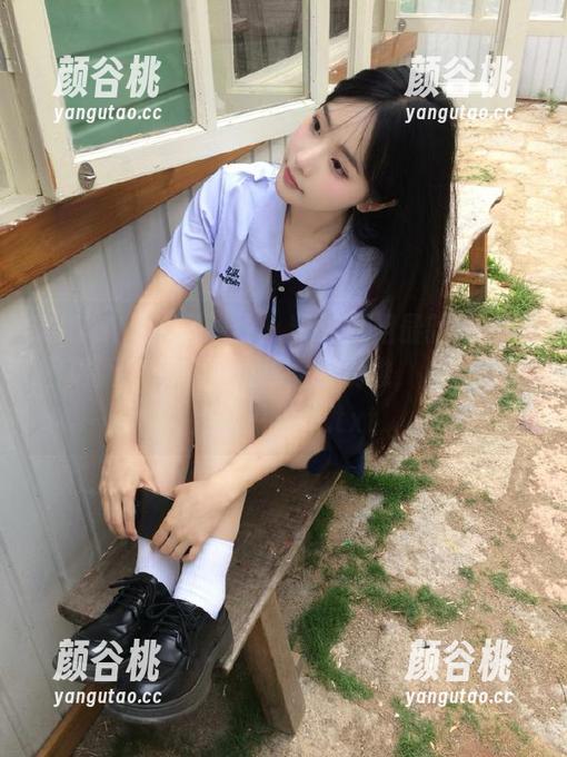 XINGYAN星颜社 - 凯竹姐姐最新棉袜美图更新，感受她的甜美与优雅，让你重新定义时尚！.txt