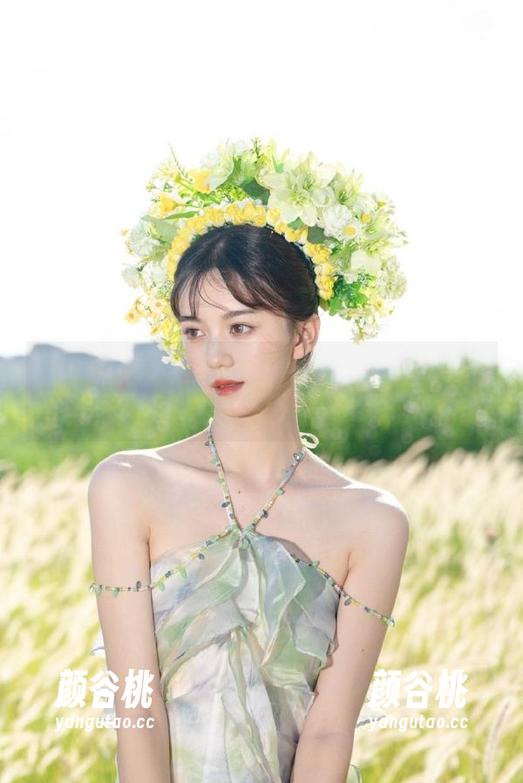 Xiuren秀人网 - Demon瑶瑶的校园写真图库：在这里，青春与艺术完美交融.txt