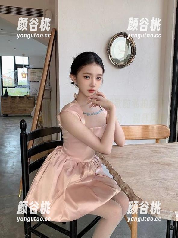 Xiuren秀人网 - fairy如歌的私拍皮衣图包：时尚与个性的完美融合，别样风情尽在其中.txt