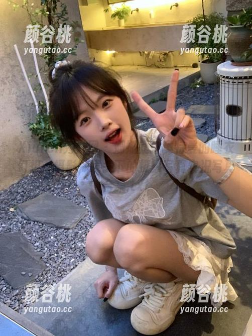 Xiuren秀人网 - 姗姗就打奥特曼的睡衣幻想：摄影师镜头下的撩人写真实况写真合集.txt