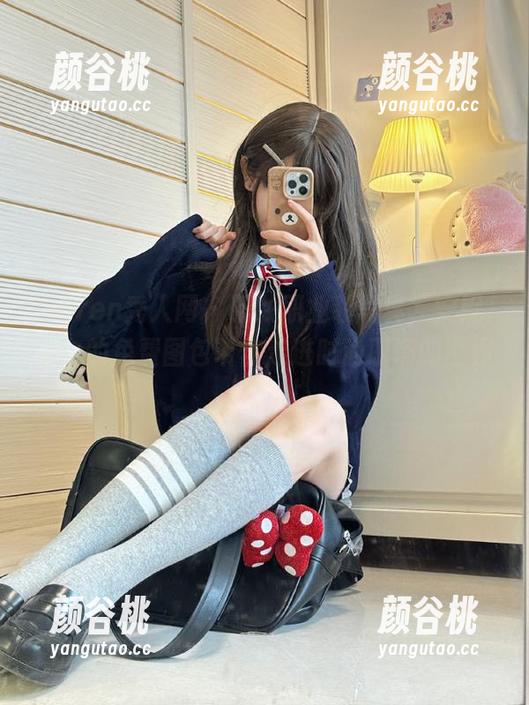 Xiuren秀人网 - 精致职业装写真，安妮Tess的免费图包带你走进时尚职场的世界！.txt