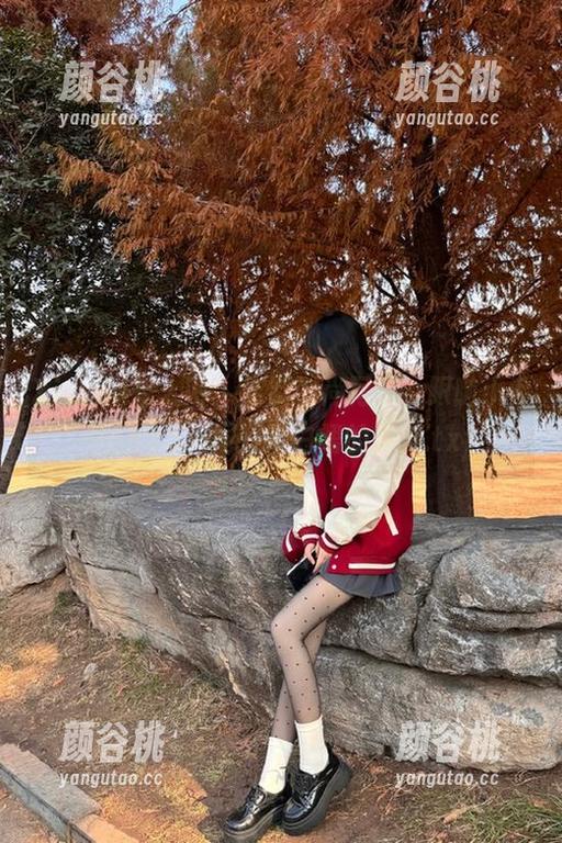 Xiuren秀人网 - 定制时尚写真，跟随小乔babyb一同探索白裙的魅力.txt