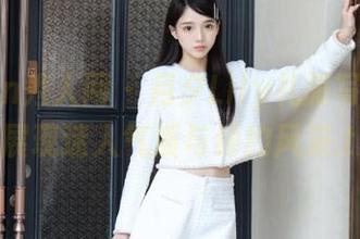 Xiuren秀人网 – 月夕Lily礼服写真精选：展现迷人气质与绰约风采.txt