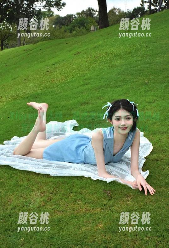Xiuren秀人网 - 精选米妮大萌萌空姐风格写真，图片纵览她的职业与魅力.txt