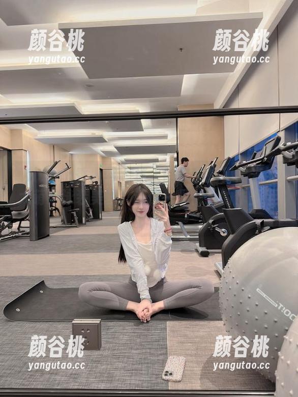 Xiuren秀人网 - 迷人的风情揭秘：米妮大萌萌泳装美图，让你一见倾心的作品！.txt
