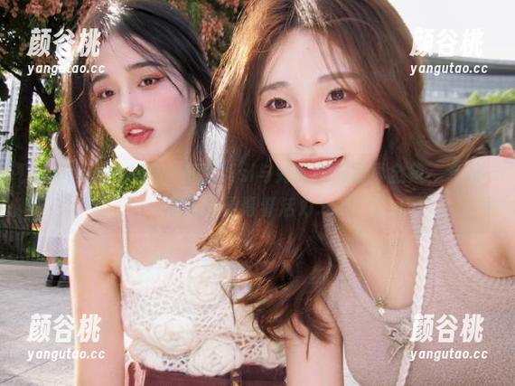 Xiuren秀人网 - 糖豆sisi与她的棉袜写真全集，专属原图尽显青春活力.txt