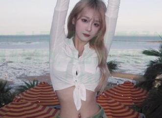 Xiuren秀人网 – 偶然邂逅糯美子Mini：兔女郎私拍图包，尽情欣赏她的甜美风格！.txt