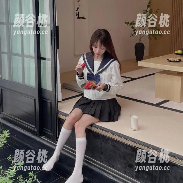 Xiuren秀人网 - 萝莉悠悠酱惊艳登场，免费奉上她的秘书作品合集，绝对不容错过！.txt